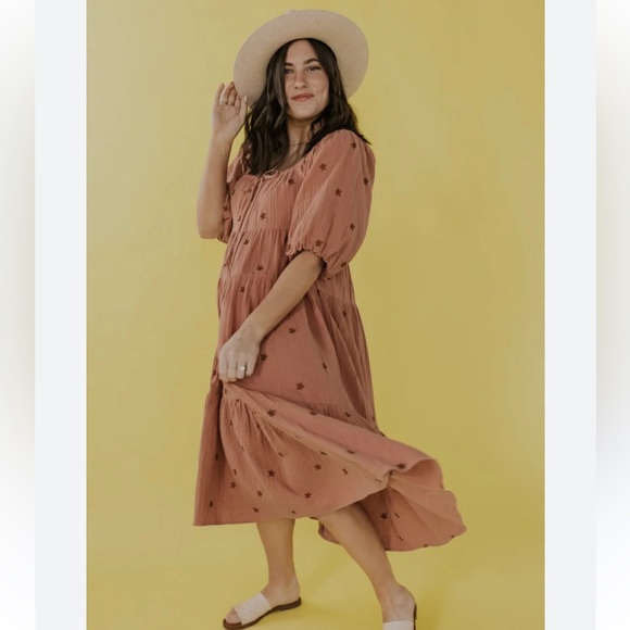 NWOT embroidered The Lindsay Dress - Picture 6 of 7